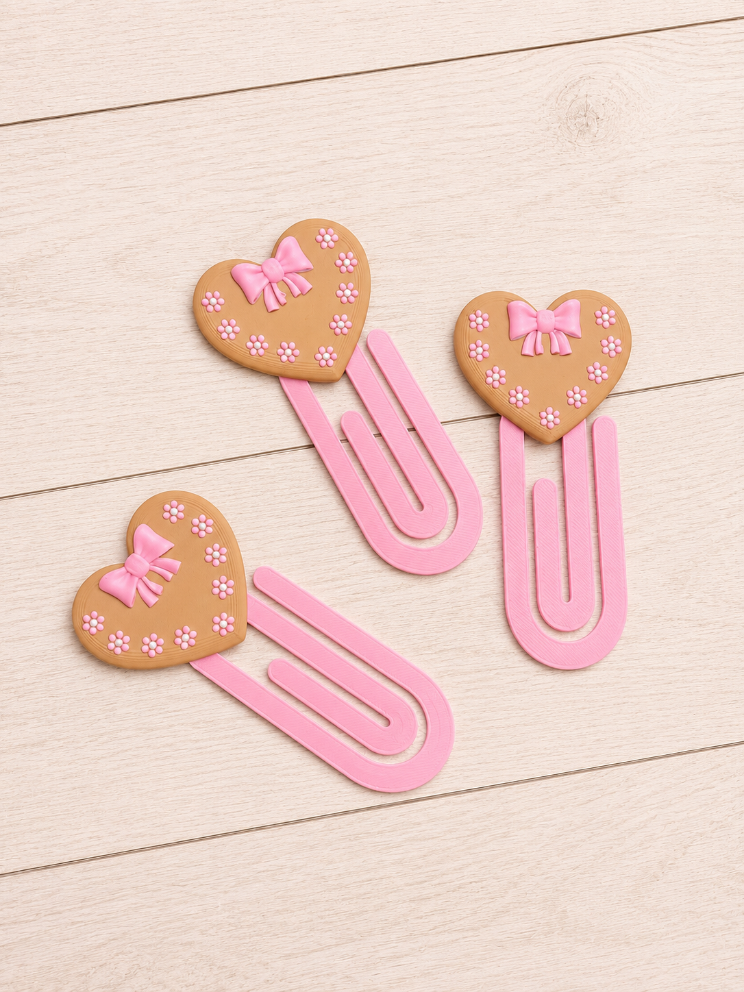 Sweetheart Bow Jumbo Paper Clips